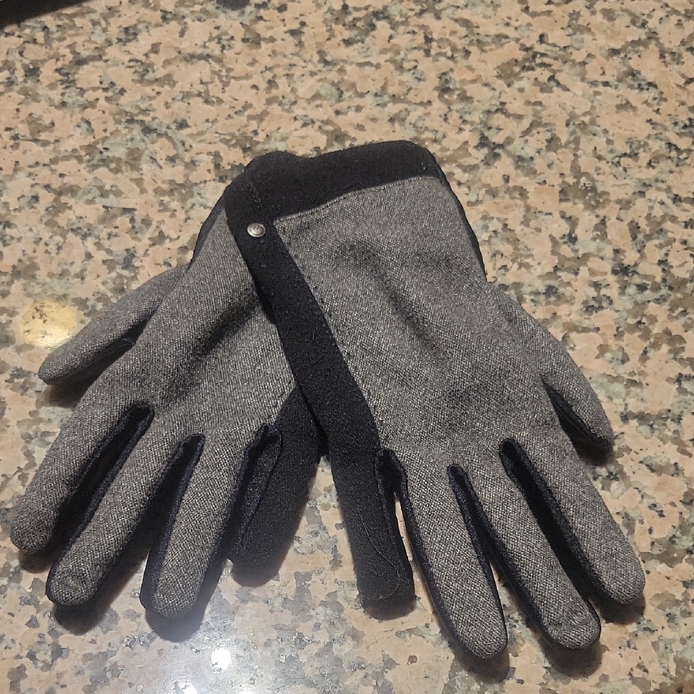 Stylish Gray Gloves for Men